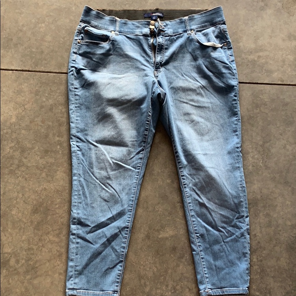 Denim 24/7 skinny jeans